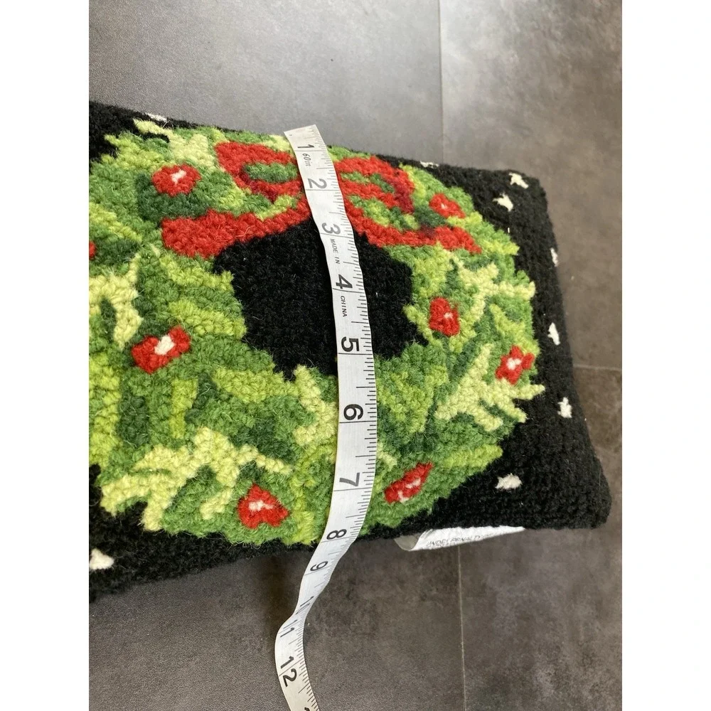 Peking Handicraft Holiday Wreath Hook Throw Pillow Small NWT